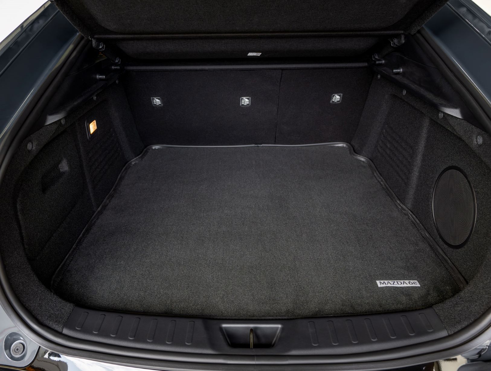 Cargo tray Mazda 6e