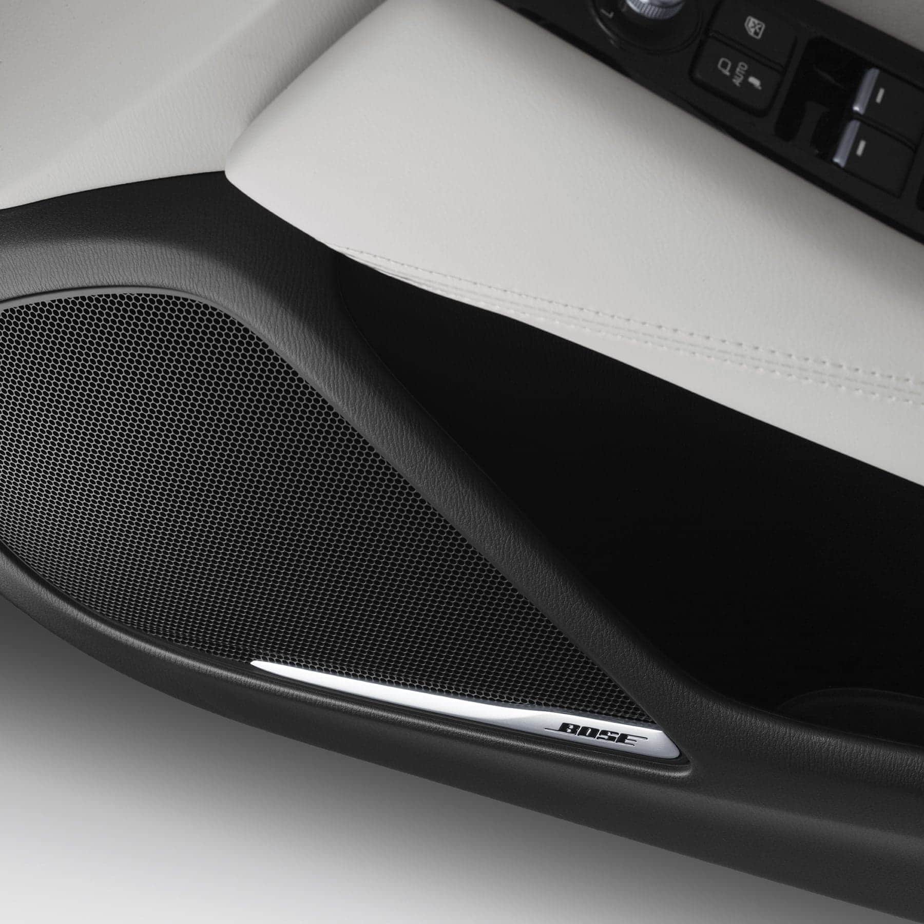 BOSE® PREMIUM AUDIO